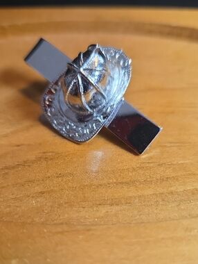 Hook Fast Providence R I Silver-tone Firefighter Helmet Tie Clip -